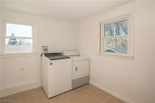 266 Hazelwood Ave, Barberton, OH 44203 - Photo 20