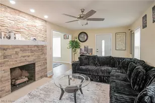 1121 Woodward Ave, Akron, OH 44310 - Photo 4