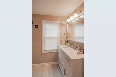 1121 Woodward Avenue, Akron, OH 44310 - Photo 16