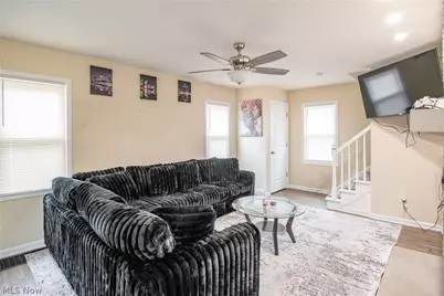 1121 Woodward Avenue, Akron, OH 44310 - Photo 6