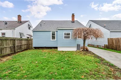 20801 Morris Avenue, Euclid, OH 44123 - Photo 44