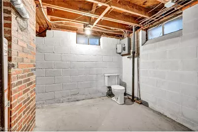 20801 Morris Avenue, Euclid, OH 44123 - Photo 38