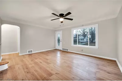 20801 Morris Avenue, Euclid, OH 44123 - Photo 6