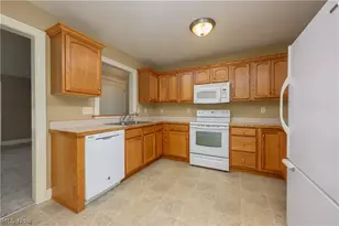 465 Wagler Ave SW, Hartville, OH 44632 - Photo 12