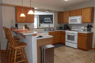 7567 Monterey Bay Dr, Mentor on the Lake, OH 44060 - Photo 4