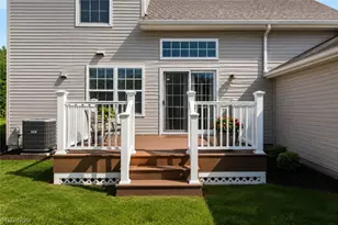 7567 Monterey Bay Dr, Mentor on the Lake, OH 44060 - Photo 12