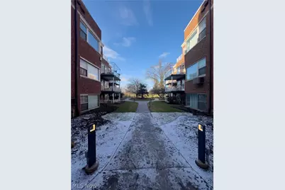 19901 Van Aken Boulevard W #7, Huber Heights, OH 44122 - Photo 6