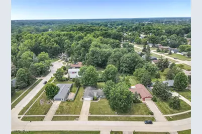 11586 Pleasant Ridge Place, Strongsville, OH 44136 - Photo 4