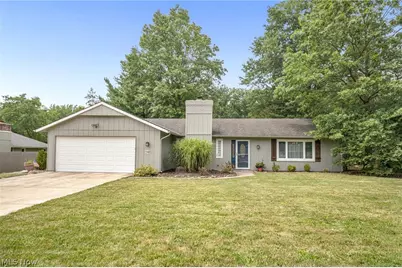 11586 Pleasant Ridge Place, Strongsville, OH 44136 - Photo 2