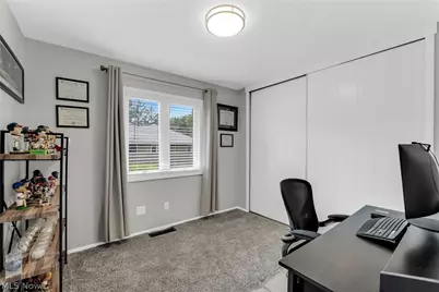 11586 Pleasant Ridge Place, Strongsville, OH 44136 - Photo 32