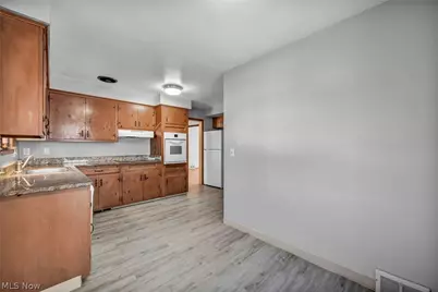 2463 Derbyshire Road, Cleveland Heights, OH 44106 - Photo 18