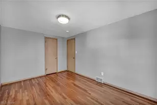 2463 Derbyshire Rd, Cleveland Heights, OH 44106 - Photo 32