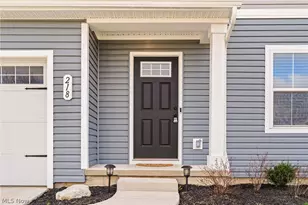 218 Leather Leaf Dr, Elyria, OH 44035 - Photo 2
