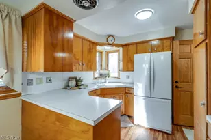 3917 Crestwood St NW, Canton, OH 44708 - Photo 12