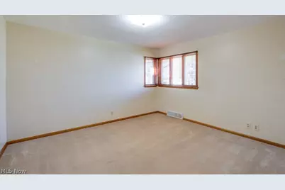 3917 Crestwood Street NW, Canton, OH 44708 - Photo 14