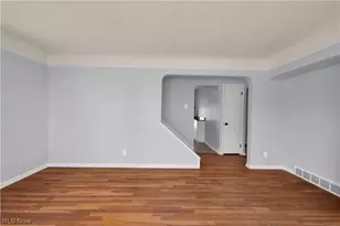 434 Acacia Dr, Willowick, OH 44095 - Photo 8