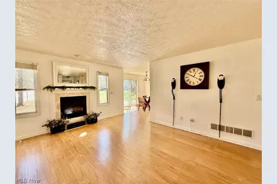 8524 Manchester Avenue NW, Canal Fulton, OH 44614 - Photo 12