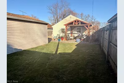 817 Boston Avenue, Elyria, OH 44035 - Photo 18