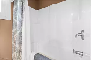 4401 Forest Hill Dr, Lorain, OH 44053 - Photo 12