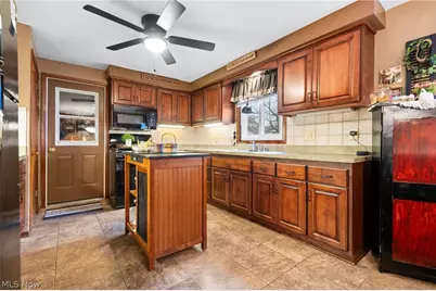 4401 Forest Hill Drive, Lorain, OH 44053 - Photo 2