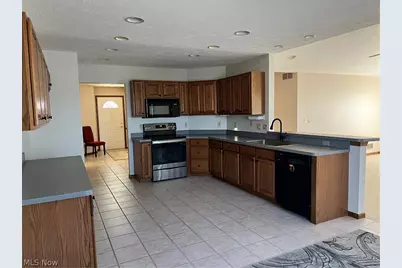 6140 Kelley Lane, Parma, OH 44134 - Photo 4