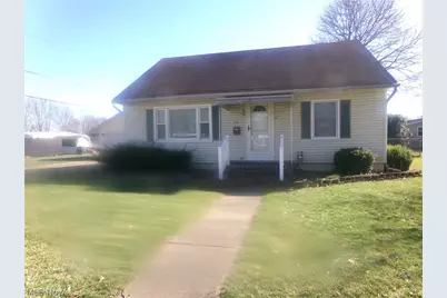 213 W Stewart Avenue, West Lafayette, OH 43845 - Photo 2