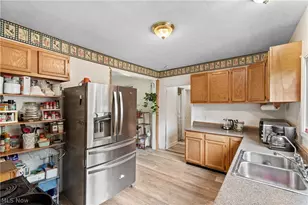 38 Walnut Ct, Mogadore, OH 44260 - Photo 4