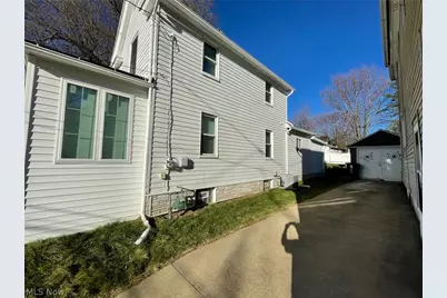 1215 Sherman Street, Akron, OH 44301 - Photo 2