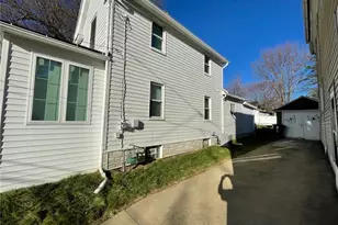 1215 Sherman St, Akron, OH 44301 - Photo 2