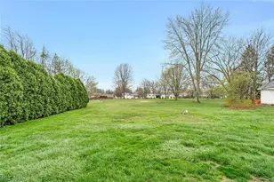 4095 Kirk Rd, Youngstown, OH 44511 - Photo 6