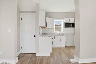 2016 Pointview Ave, Youngstown, OH 44502 - Photo 16