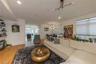 2275 W 19th St, Loveland, OH 44113 - Photo 8