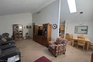 1151 Surrey Point Dr, Warren, OH 44484 - Photo 6