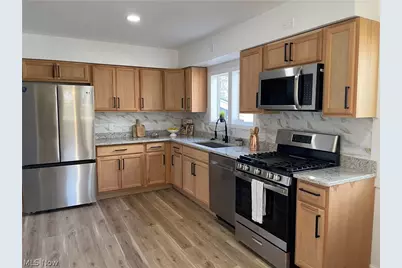 802 Orlando Avenue, Akron, OH 44320 - Photo 2