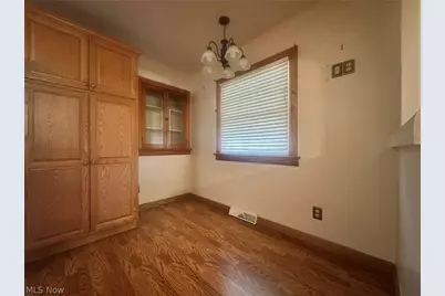 417 Otis Court SE, Girard, OH 44420 - Photo 6