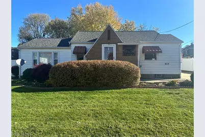 417 Otis Court SE, Girard, OH 44420 - Photo 1