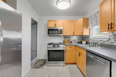 1677 Douglas Road, Wickliffe, OH 44092 - Photo 4