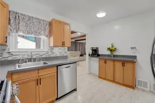 1677 Douglas Rd, Wickliffe, OH 44092 - Photo 6