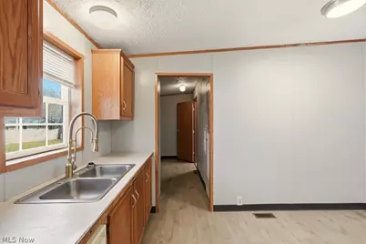 6805 Henderson Road, Ravenna, OH 44266 - Photo 16