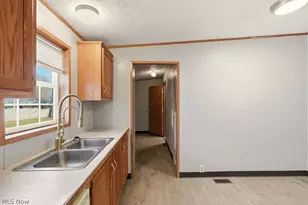 6805 Henderson Rd, Ravenna, OH 44266 - Photo 16