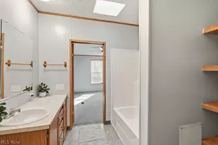 6805 Henderson Rd, Ravenna, OH 44266 - Photo 18