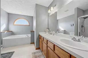 8294 Turquoise Ave NE, Canton, OH 44721 - Photo 26