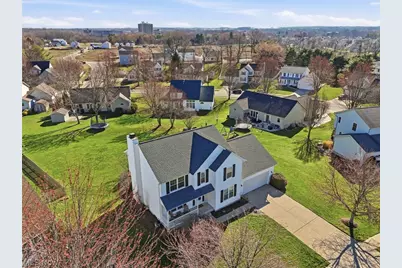 8294 Turquoise Avenue NE, Canton, OH 44721 - Photo 2