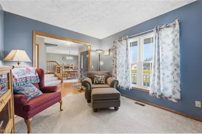 8294 Turquoise Avenue NE, Canton, OH 44721 - Photo 6