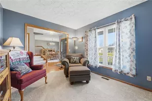 8294 Turquoise Ave NE, Canton, OH 44721 - Photo 6