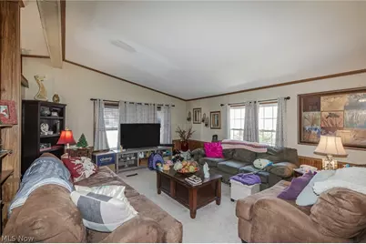 63 Parkway Drive, Olmsted Twp, OH 44138 - Photo 14