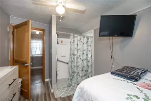 12214 Bennington Ave, Loveland, OH 44135 - Photo 16