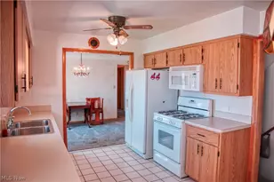 333 E Ridgewood Dr, Green Hills, OH 44131 - Photo 10