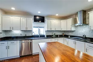 568 Hampshire Rd, Fairlawn, OH 44333 - Photo 16