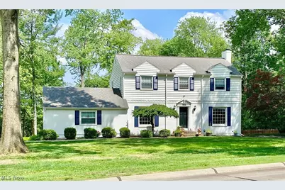 568 Hampshire Road, Fairlawn, OH 44333 - Photo 2